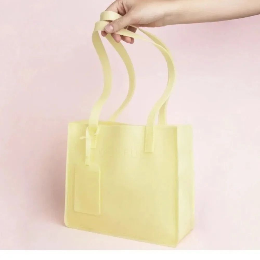 Huda Beauty Wishful Everyday Soft Yellow Clean Genie Jelly Tote with Luggage Tag
